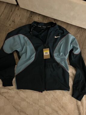 Nike Black and Light Blue Athletic Tennis  Zip Jacket